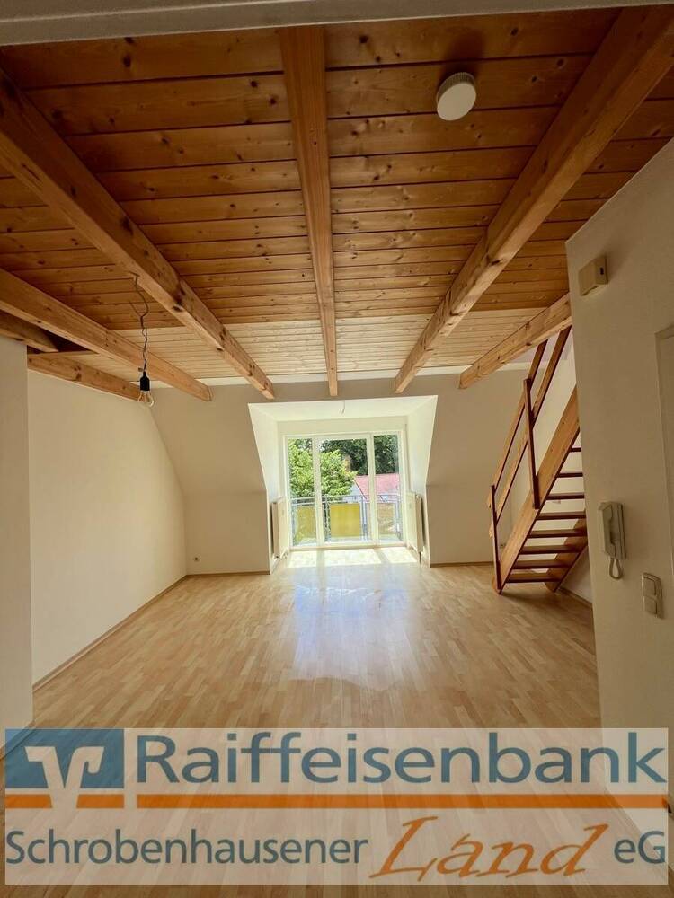 Single oder Paar! Bahnhofstraße, 2-Zimmer-GalerieWohnung im DG mit Tiefgaragenstellplatz