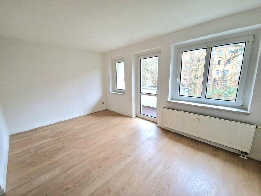Helle 2-Zimmer-Wohnung mit Einbauküche und Balkon auf dem Kaßberg!