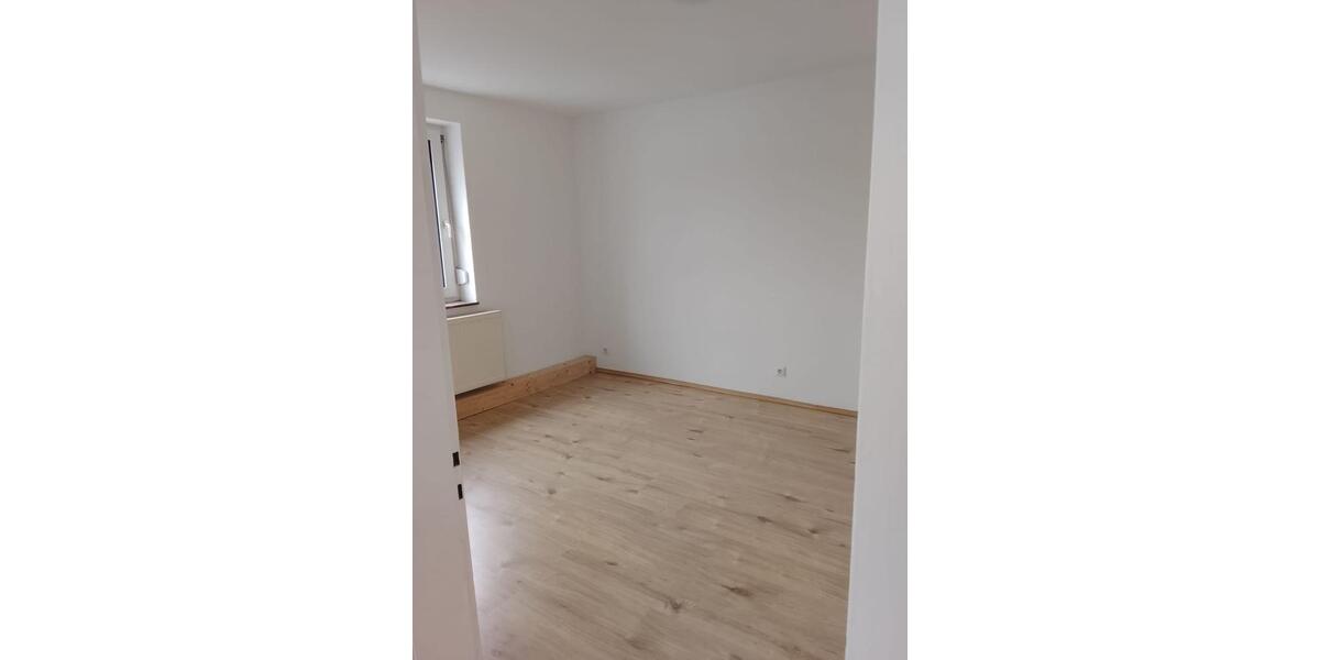Etagenwohnung Staufenberg - 4 Zimmer, 100 m&sup2;, 850&euro; | Angebot:24833657