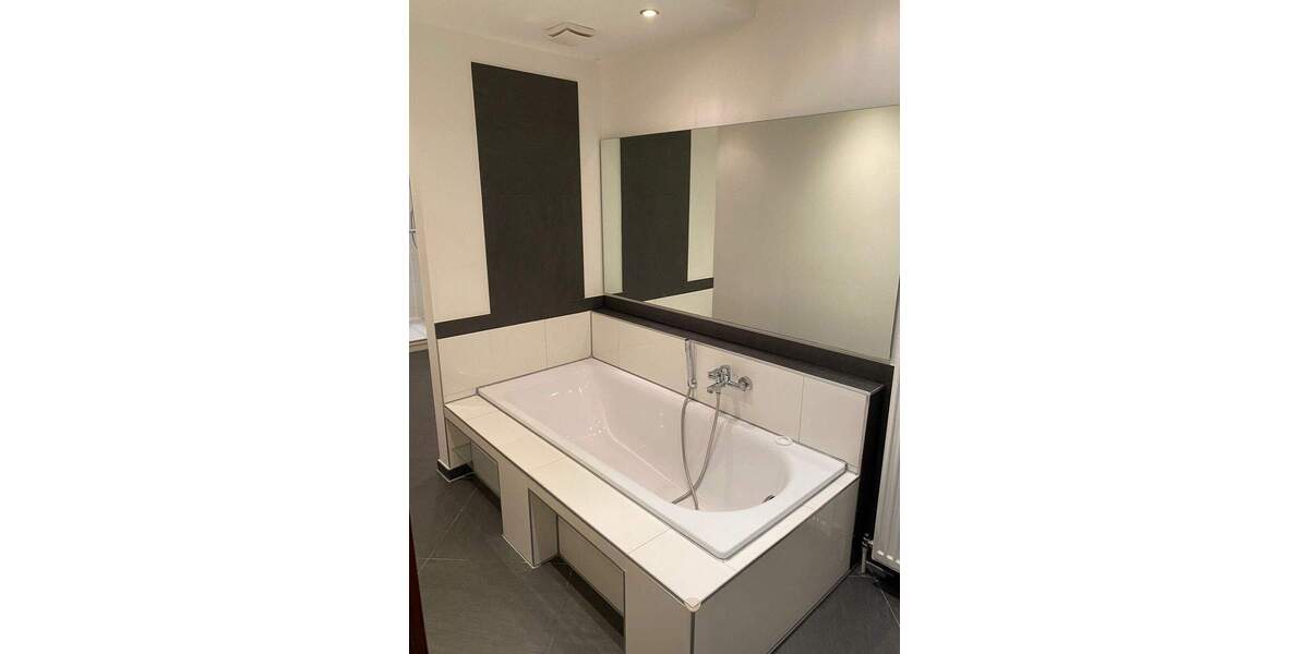 Terrassenwohnung Bonn Lannesdorf - 3 Zimmer, 151 m&sup2;, 2.195&euro; | Angebot:25666895