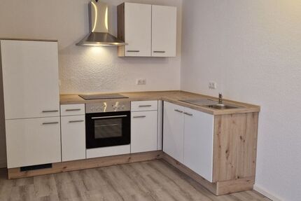 Stufenlos, lichtdurchflutet u. sichtgeschützt, Einbauküche, Glasfaser, PKW - Plätze, Erstbezug in Hessisch Oldendorf 2 zimmer