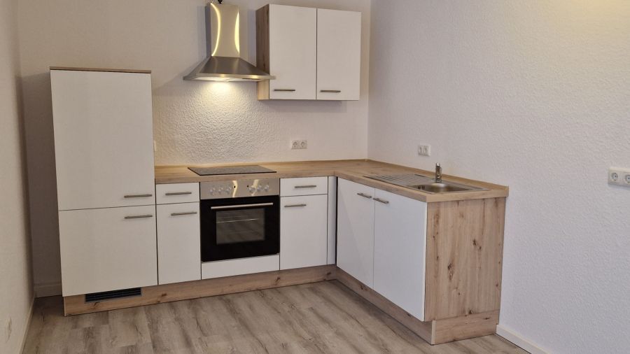 Stufenlos, lichtdurchflutet u. sichtgeschützt, Einbauküche, Glasfaser, PKW - Plätze, Erstbezug in Hessisch Oldendorf 2 zimmer