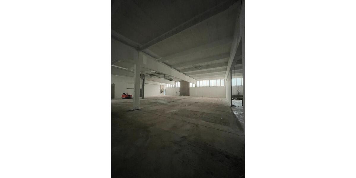 Lagerhalle mit eigener Zufahrt und Laderampe zu vermieten zimmer