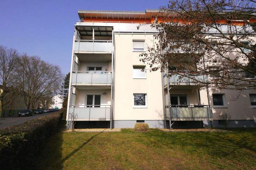 Praktisch geschnittene Wohnung mit Balkon 2 zimmer