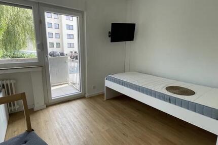 3-Zimmer-Erdgeschosswohnung mit Balkon, Einbauküche & Stellplatz 3 zimmer