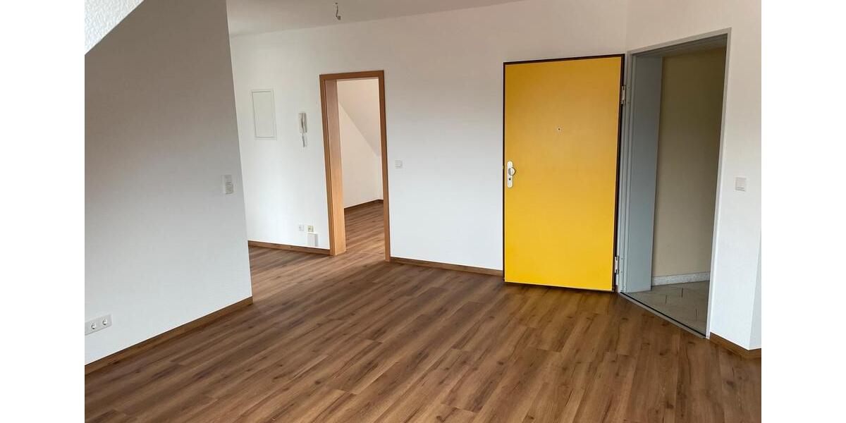 Dachgeschoßwohnung Geratal Geraberg - 2.5 Zimmer, 75 m&sup2;, 643&euro; | Angebot:25980858