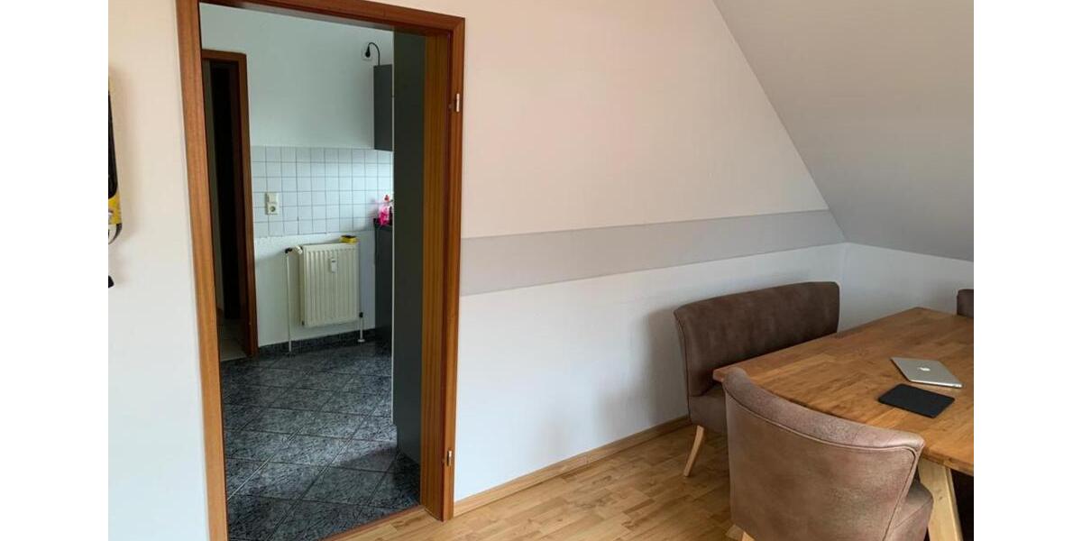 Helle, freundliche 4 Zi.DG-Whg m. Loggia, Garage u. Stellplatz 4 zimmer