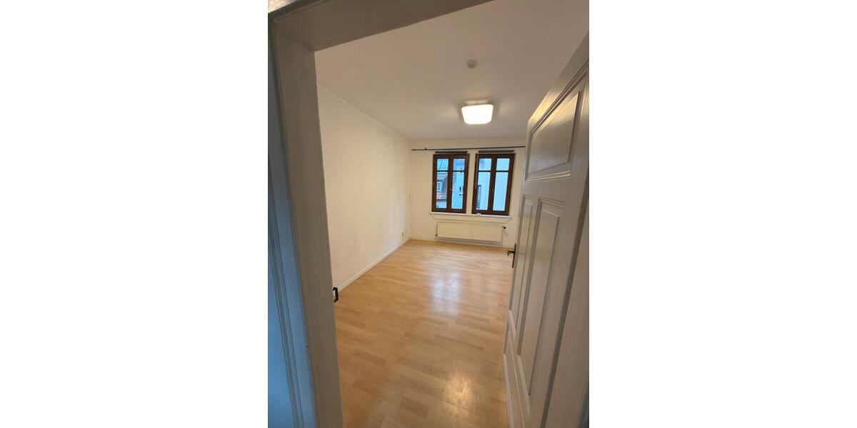 Etagenwohnung Weinheim - 3 Zimmer, 75 m&sup2;, 830&euro; | Angebot:24876879