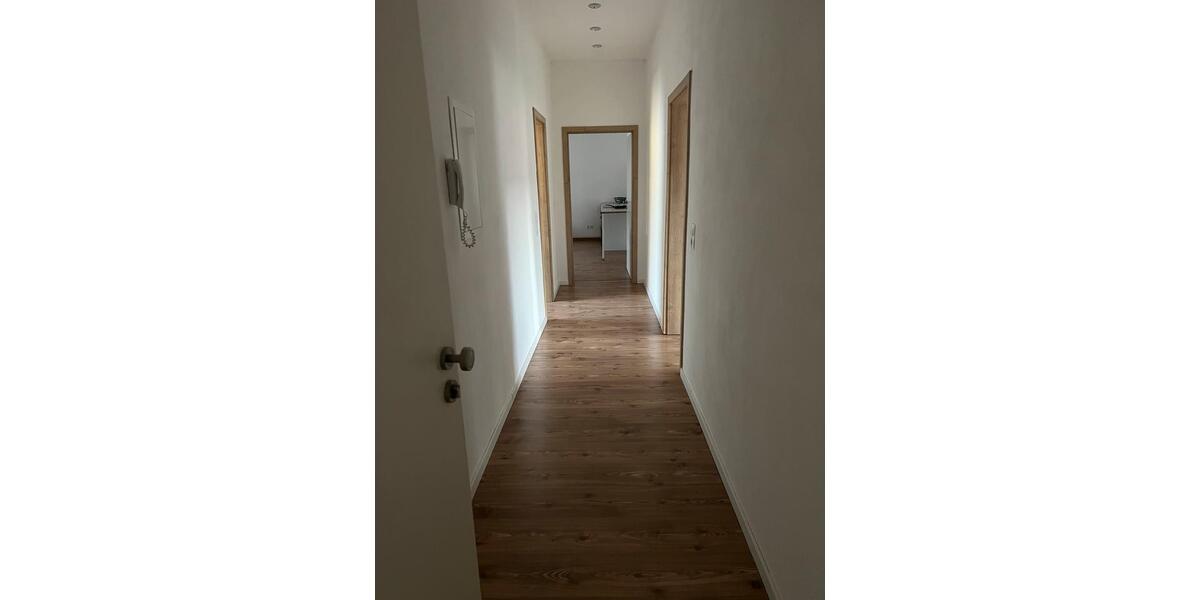 Hochparterre Arzberg - 2 Zimmer, 80 m&sup2;, 22&euro; | Angebot:26638649