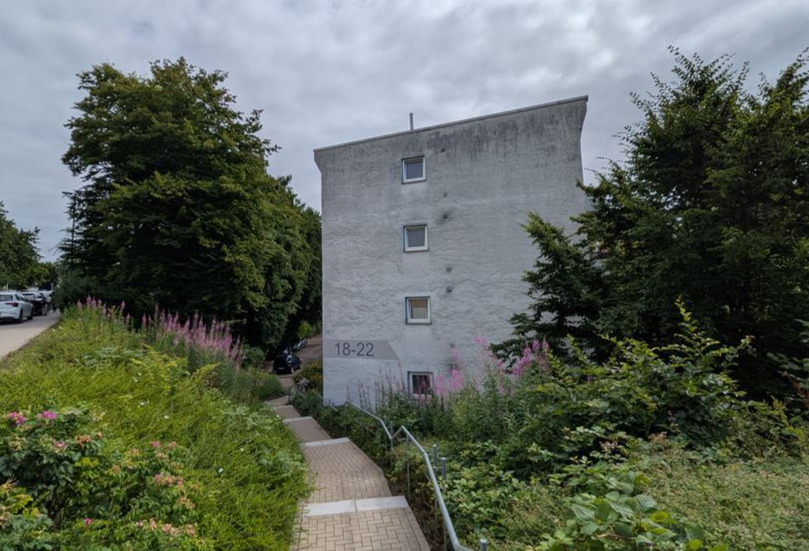 Helle 2-Zimmer Etagenwohnung mit großem Balkon für Singles