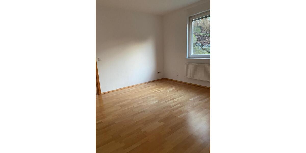 Erdgeschoßwohnung Kreuztal - 3.5 Zimmer, 85 m&sup2;, 770&euro; | Angebot:25311114