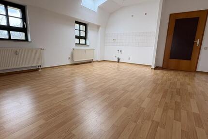 Wohnung Glauchau - 1 Zimmer, 35 m&sup2;, 260&euro; | Angebot:25988420