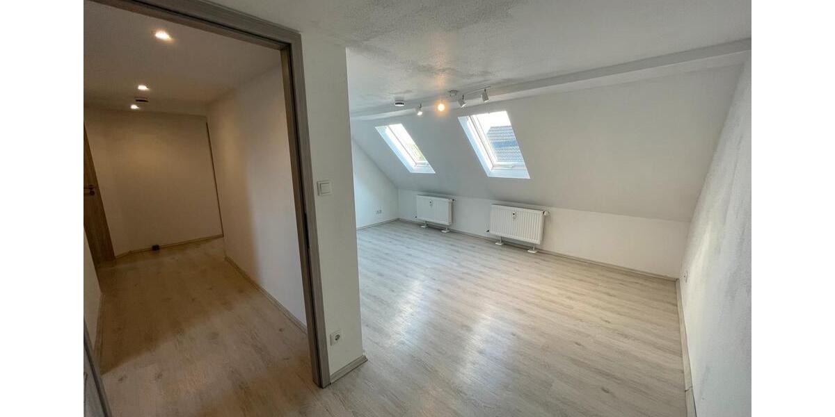 Dachgeschoßwohnung Coburg - 2 Zimmer, 70 m&sup2;, 630&euro; | Angebot:26579851