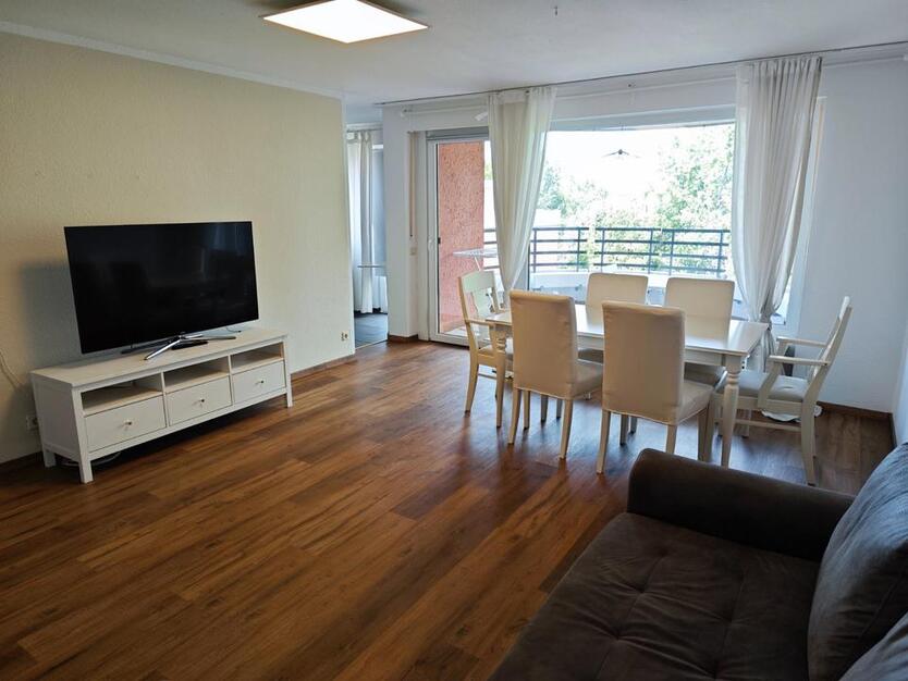 Moderne 2 Zimmer Wohnung, 66qm, vollmöbliert zimmer