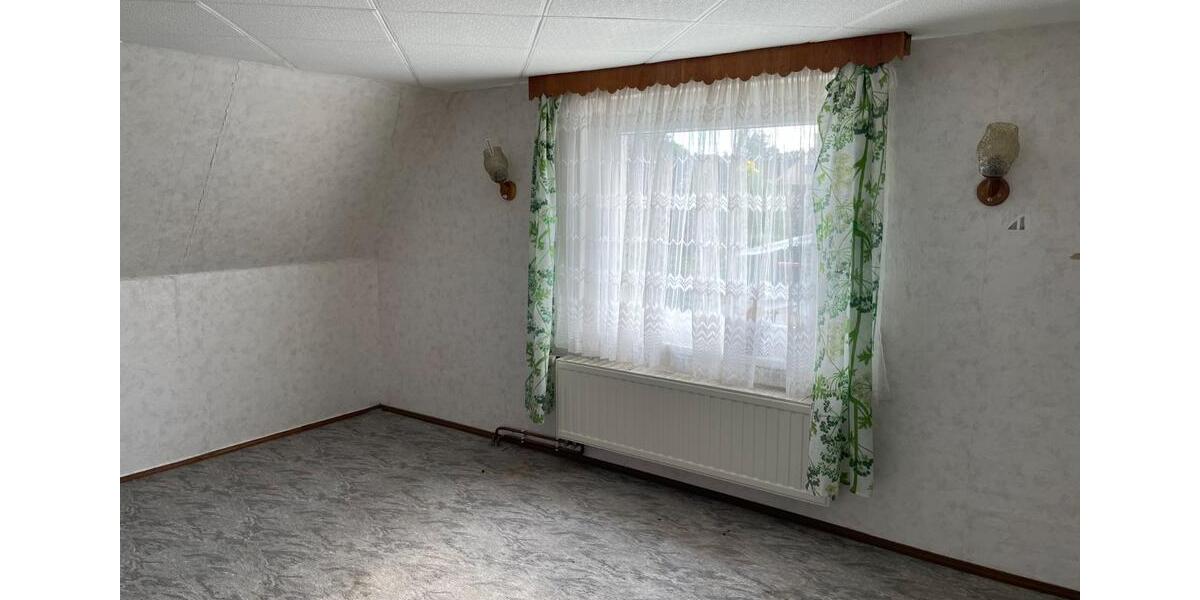 Einfamilienhaus Limbach-Oberfrohna Oberfrohna - 4 Zimmer, 76 m&sup2;, 250&euro; | Angebot:24559771