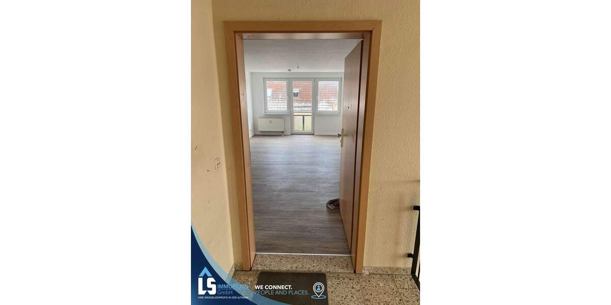 frisch renovierte Dachgeschoss Wohnung 4 zimmer