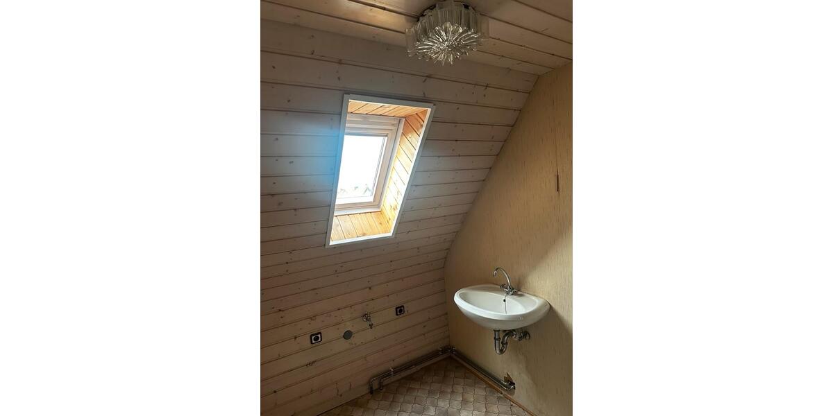 Dachgeschoßwohnung Bürstadt - 3 Zimmer, 71 m&sup2;, 950&euro; | Angebot:25639138