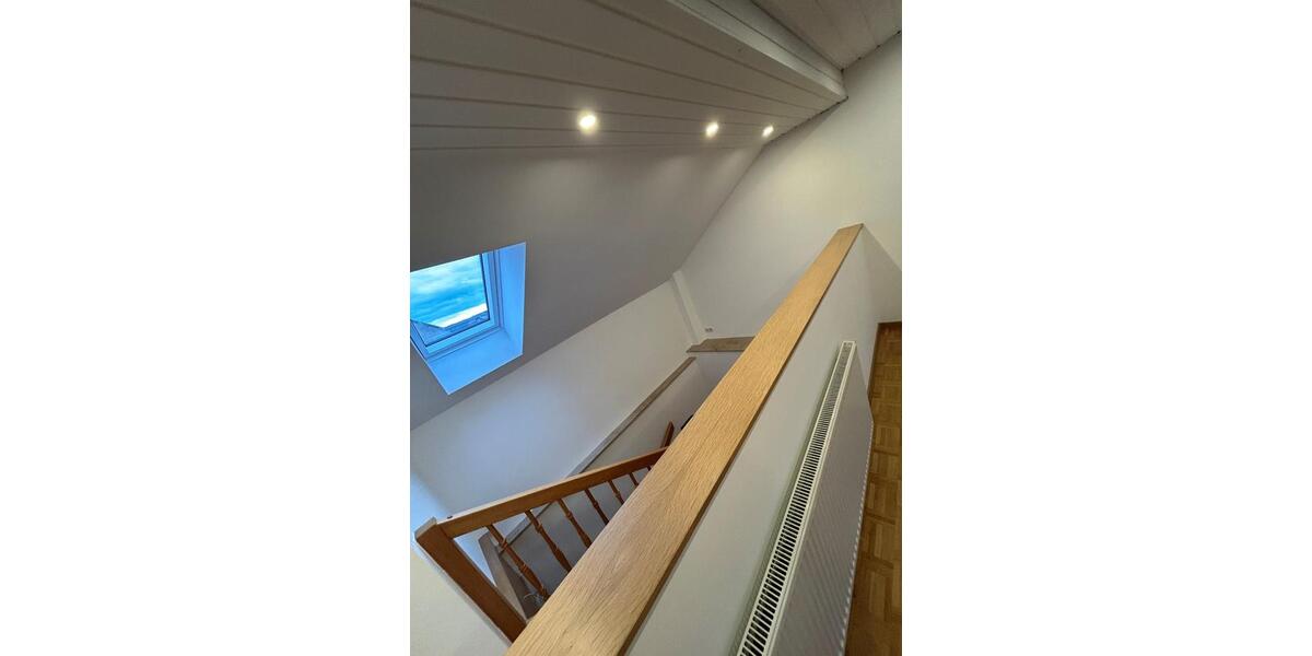 Dachgeschoßwohnung Maßbach - 3 Zimmer, 100 m&sup2;, 900&euro; | Angebot:26383213