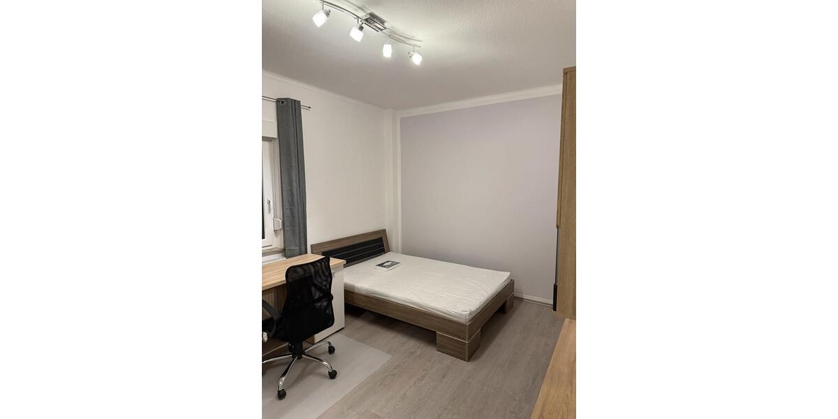 Wohnen auf Zeit Villingen-Schwenningen Schwenningen - 4 Zimmer, 20 m&sup2;, 400&euro; | Angebot:26268200