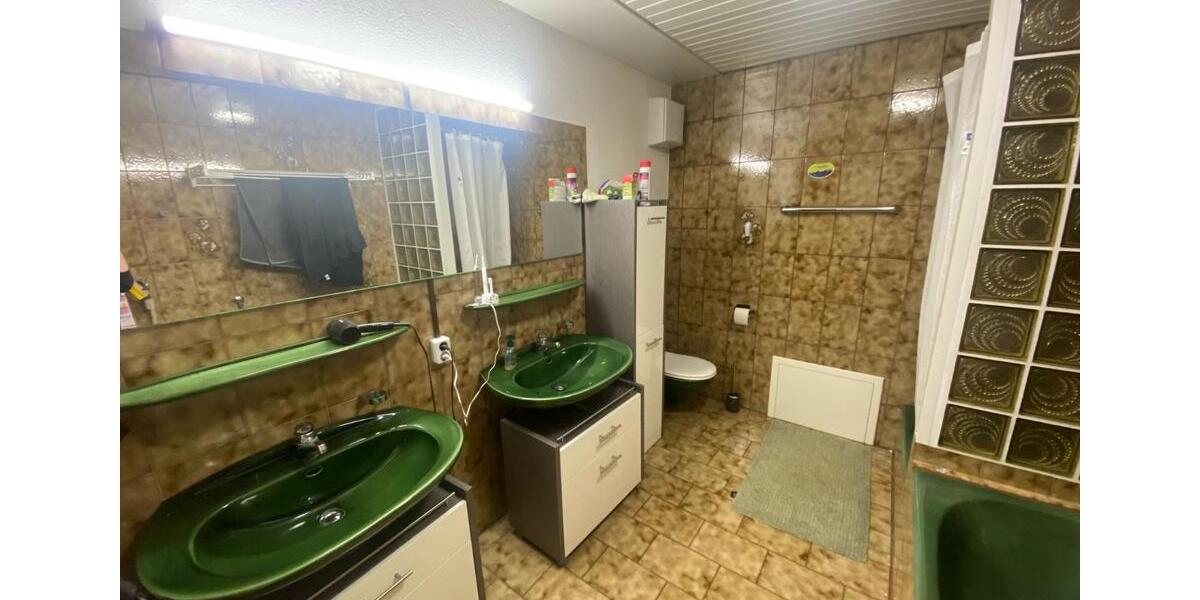 WG ZIMMER FRIEDRICHSHAFEN 4 ER STUDENTEN APRIL- SEPTEMBER 1 zimmer