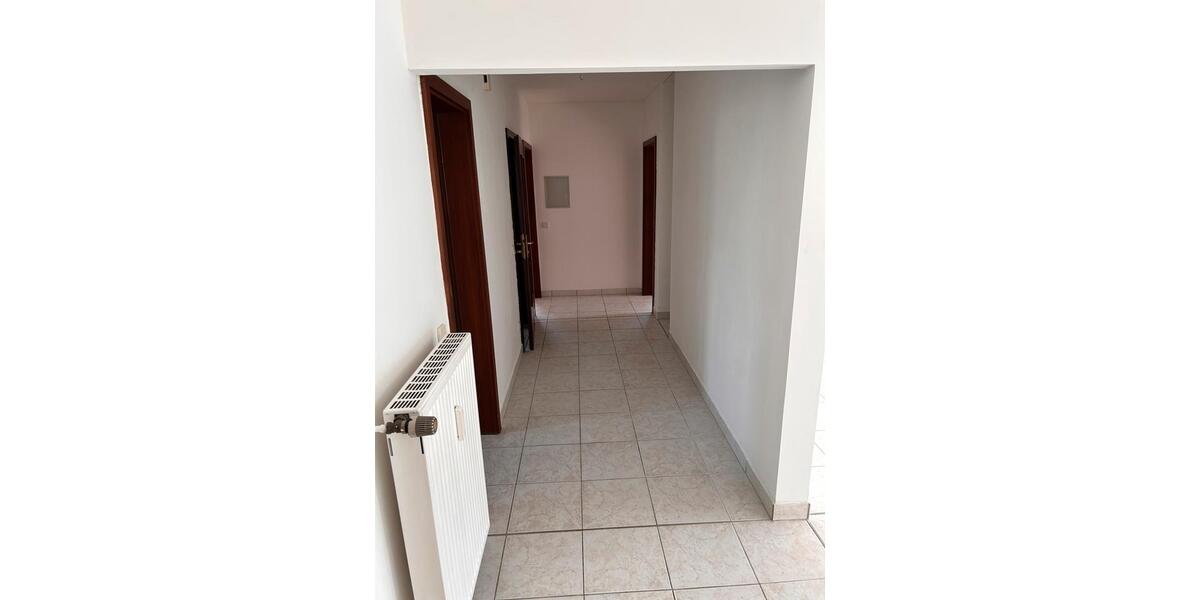 Etagenwohnung Bonn - 3 Zimmer, 95 m&sup2;, 1.300&euro; | Angebot:26582024