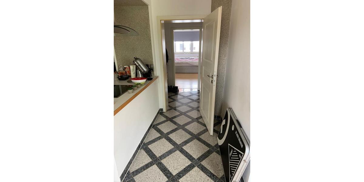 Dachgeschoßwohnung Bielefeld - 3.5 Zimmer, 110 m&sup2;, 1.100&euro; | Angebot:24418428