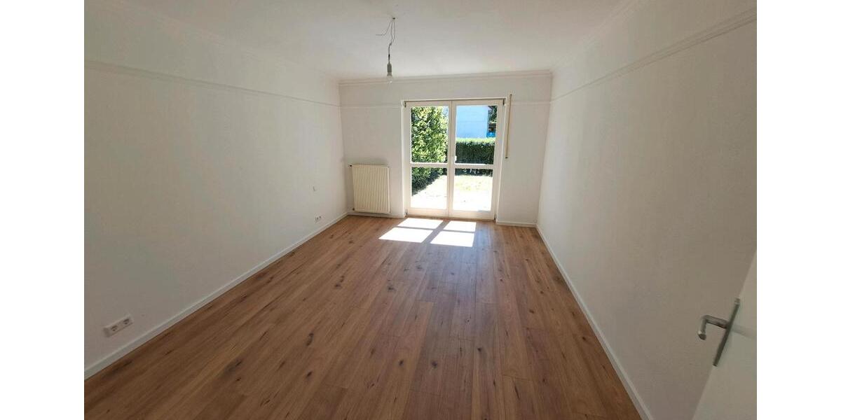 Bungalow Landau in der Pfalz - 8 Zimmer, 219 m&sup2;, 2.650&euro; | Angebot:26445773