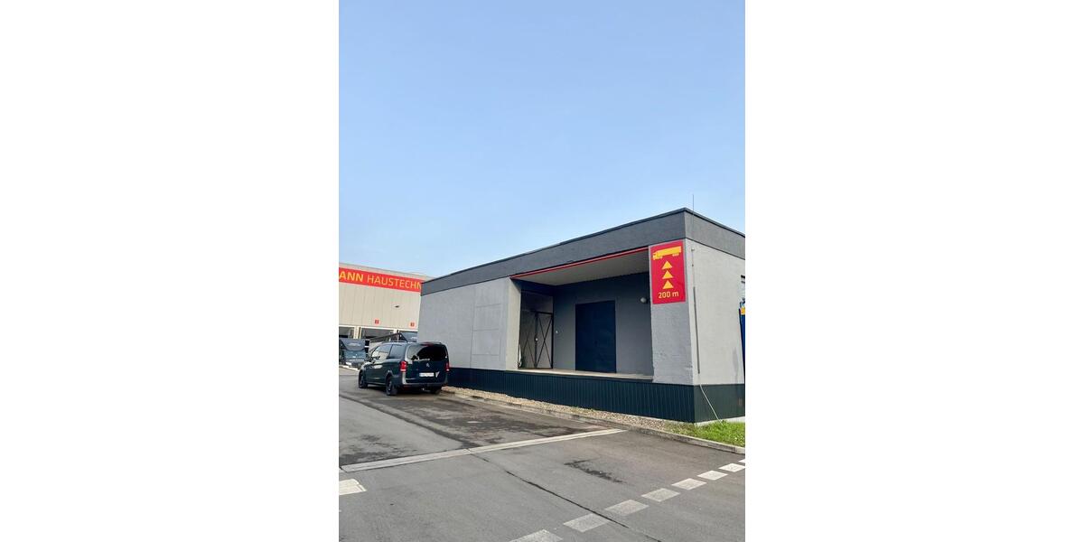 Gewerbehalle, Industriegebäude, Halle, Strom und Toilette zimmer