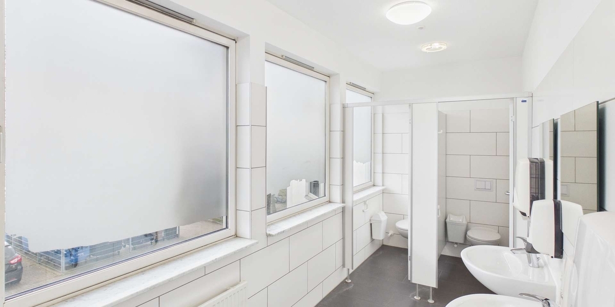 Moderne Büro- Schulungsfläche mit großen Räumen - Gewerbeobjekt Magdeburg Ottersleben | Angebot:25717450