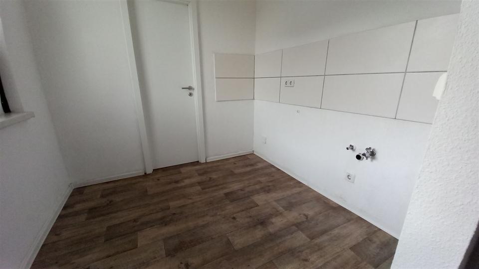 Etagenwohnung Crimmitschau - 4 Zimmer, 82 m&sup2;, 490&euro; | Angebot:20461486