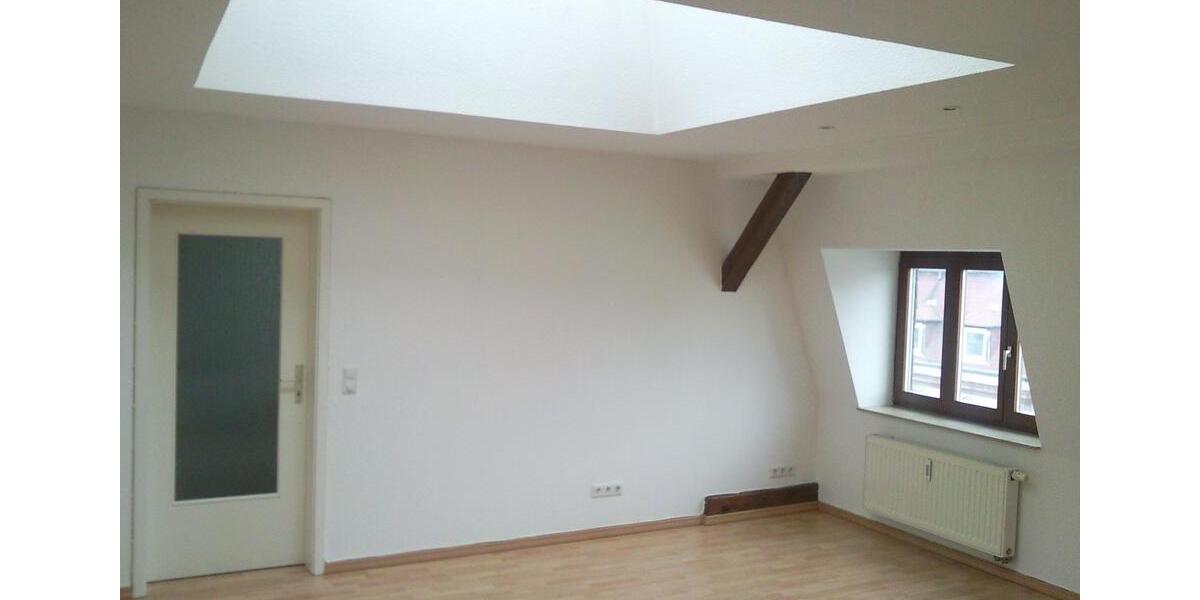 Dachgeschoßwohnung Bernburg (Saale) - 2 Zimmer, 63 m&sup2;, 410&euro; | Angebot:25715837