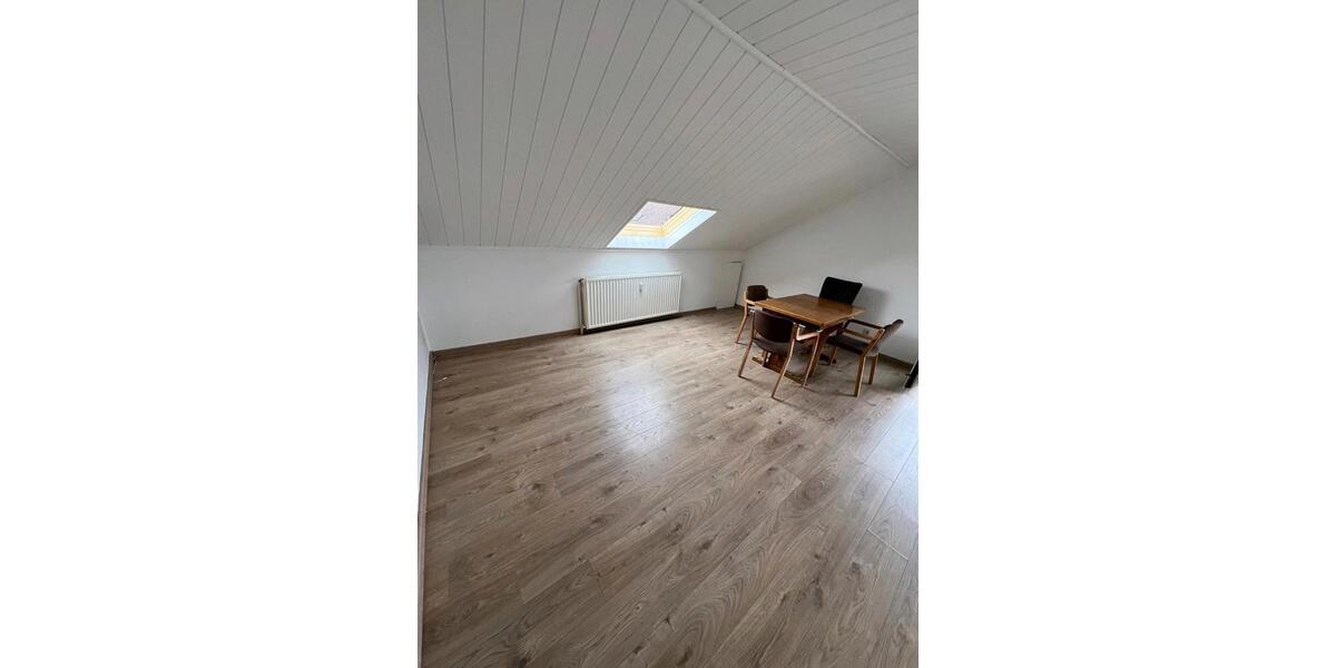 Dachgeschoßwohnung Romrod - 1 Zimmer, 84 m&sup2;, 850&euro; | Angebot:24849498