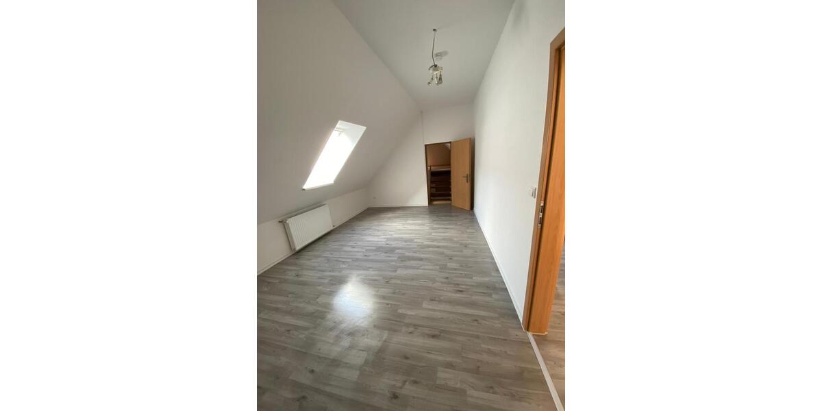 Dachgeschoßwohnung Steyerberg - 3.5 Zimmer, 95 m&sup2;, 750&euro; | Angebot:26289865
