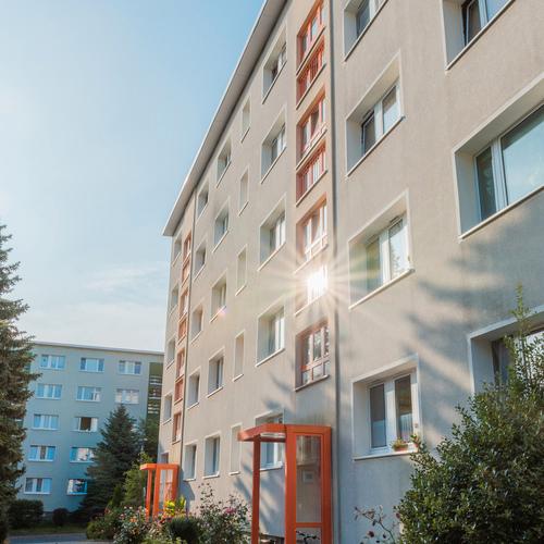 Erdgeschoss mit Balkon - neu saniert... zimmer