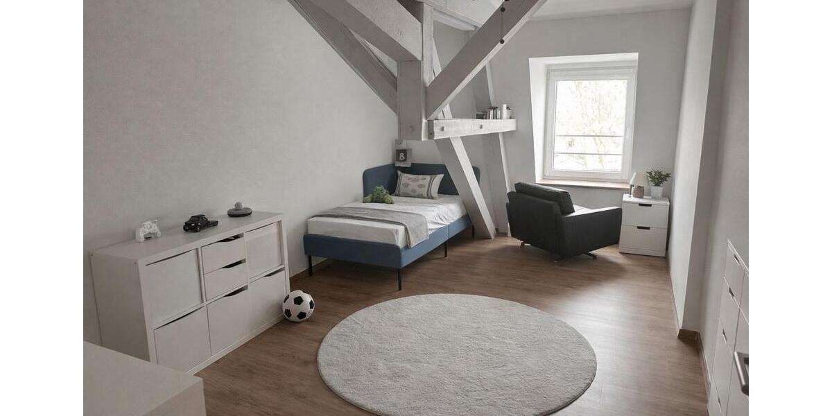 Dachgeschoßwohnung Döbeln - 5 Zimmer, 150 m&sup2;, 1.050&euro; | Angebot:25442765