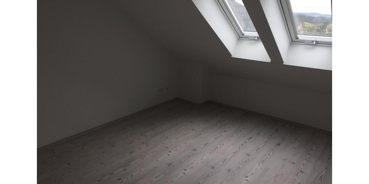 Moderne 2-Zimmer-Dachgeschosswohnung (55 m²) mit Garage 2 zimmer