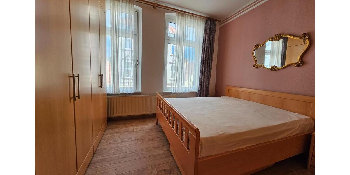 Schön möblierte Wohnung mit Wintergarten, Terrasse und Stellplatz 4 zimmer