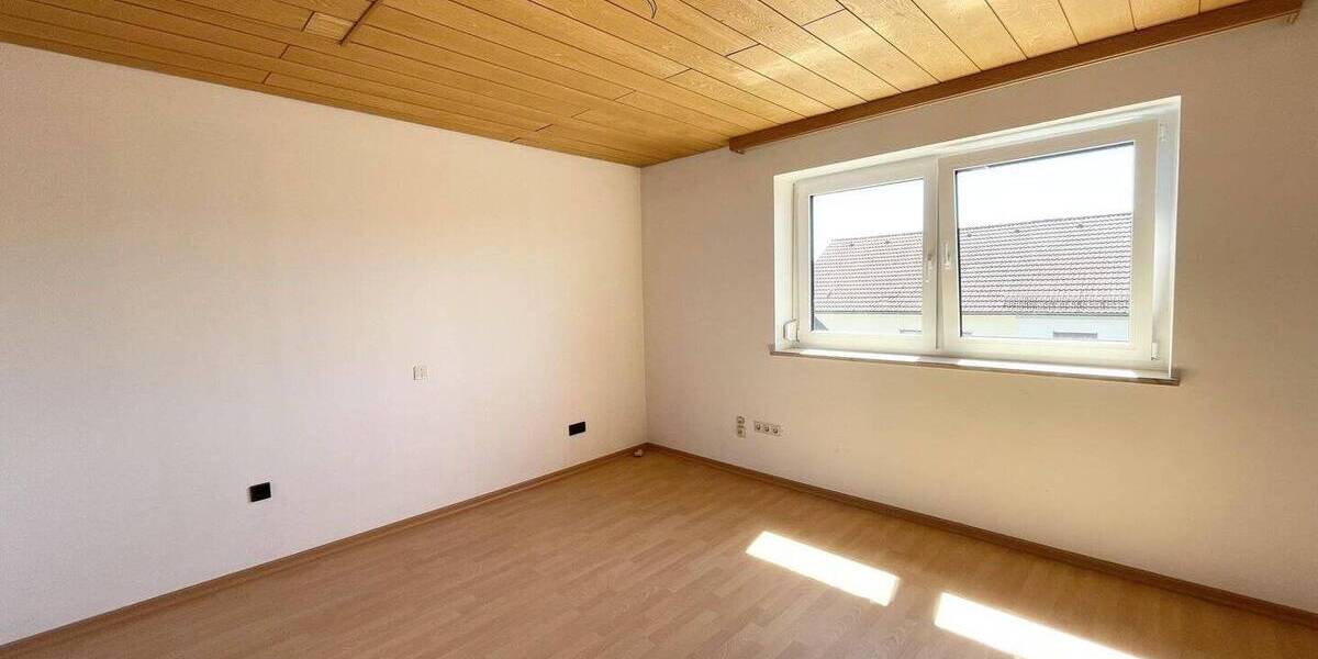 Doppelhaushälfte Neu-Ulm Pfuhl - 7 Zimmer, 213 m&sup2;, 2.450&euro; | Angebot:26744976