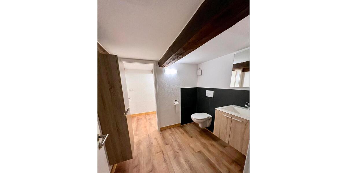 Einfamilienhaus Bad Salzuflen Ehrsen-Breden - 7 Zimmer, 250 m&sup2;, 2.000&euro; | Angebot:25982318