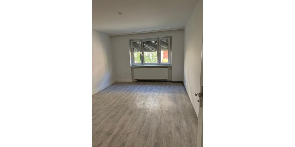 Etagenwohnung Ludwigshafen am Rhein Ludwigshafen-Hemshof - 3 Zimmer, 96 m&sup2;, 1.200&euro; | Angebot:26698650