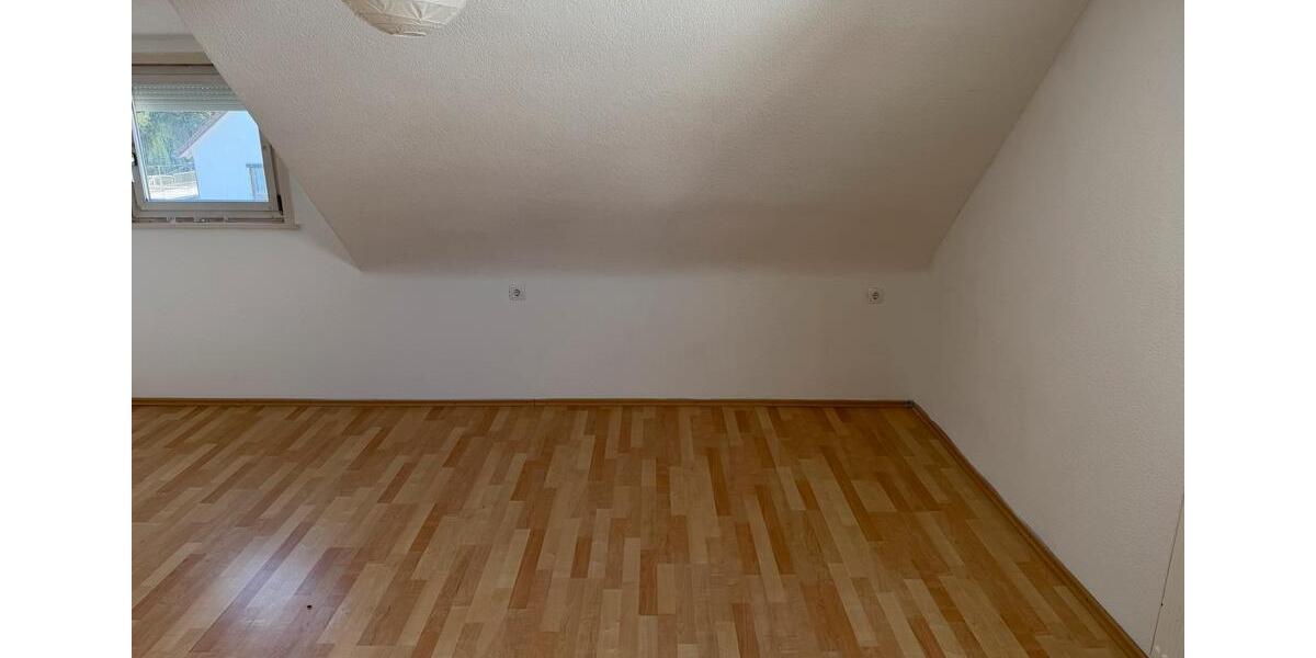 Wohnen auf Zeit Villingen-Schwenningen Schwenningen - 6 Zimmer, 205 m&sup2;, 450&euro; | Angebot:26594591