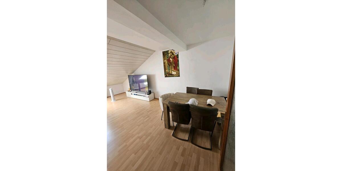 Dachgeschoßwohnung Bruchköbel - 2 Zimmer, 60 m&sup2;, 850&euro; | Angebot:26640388