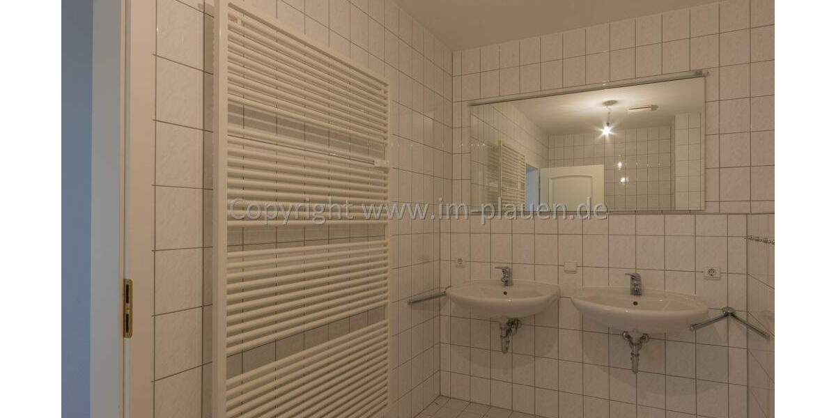 Etagenwohnung Plauen Westend - 2 Zimmer, 74 m&sup2;, 395&euro; | Angebot:25212967