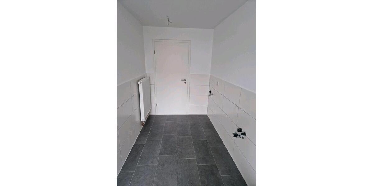 Etagenwohnung Anklam - 2 Zimmer, 82 m&sup2;, 740&euro; | Angebot:24978673