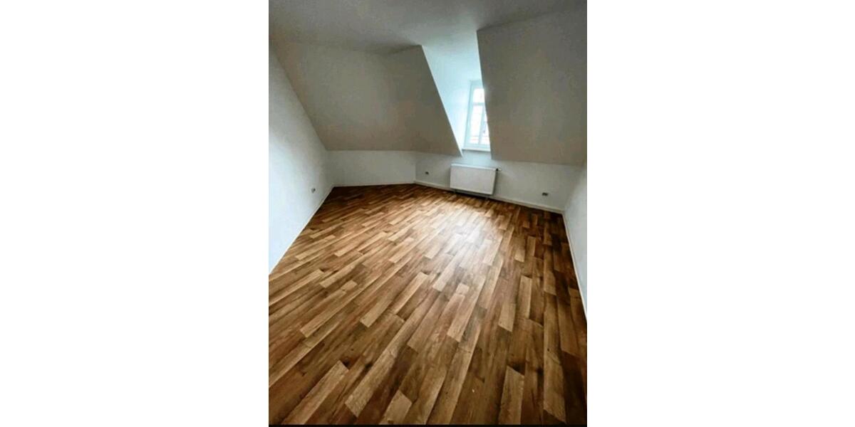 Dachgeschoßwohnung Döbeln - 3.5 Zimmer, 107 m&sup2;, 510&euro; | Angebot:25863921