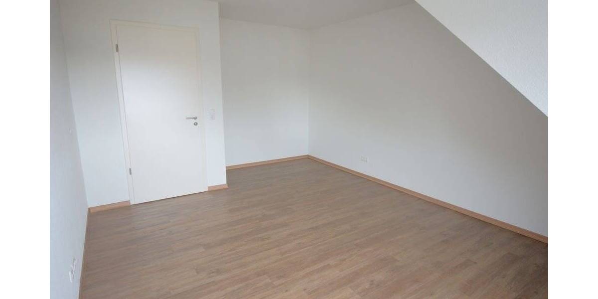 Etagenwohnung Heide - 3 Zimmer, 100 m&sup2;, 980&euro; | Angebot:25819087