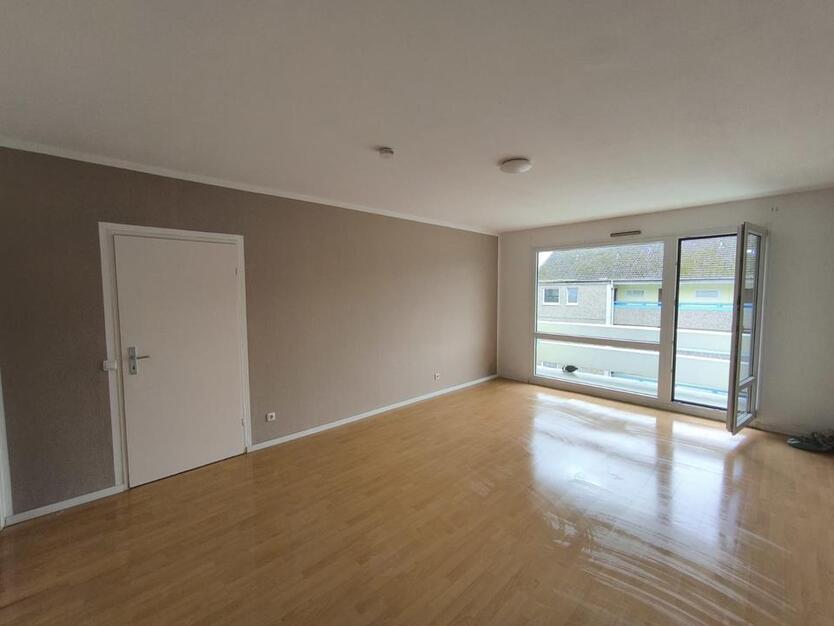 Helle 3 Zimmer-Wohnung mit Südbalkon zimmer