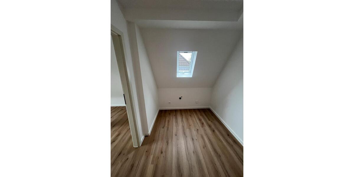 Dachgeschoßwohnung Mönchengladbach Süd - 2 Zimmer, 40 m&sup2;, 600&euro; | Angebot:26322219
