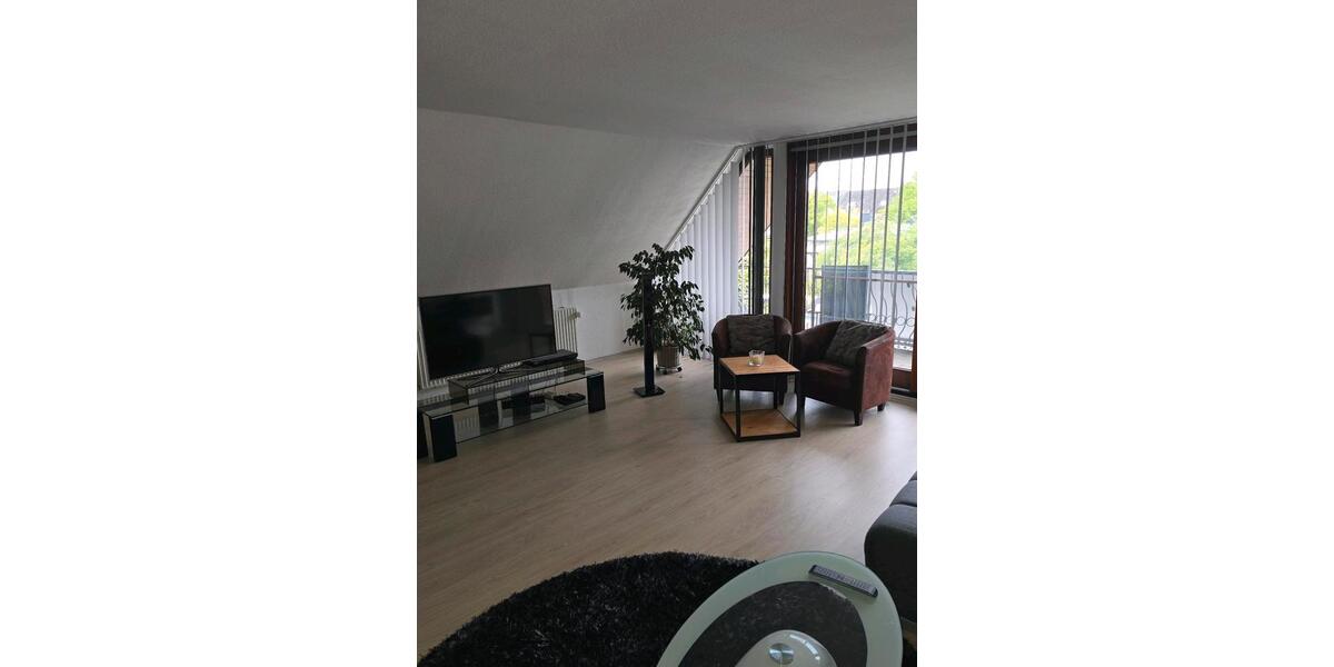 Dachgeschoßwohnung Bremerhaven Lehe - 2 Zimmer, 104 m&sup2;, 720&euro; | Angebot:26620955
