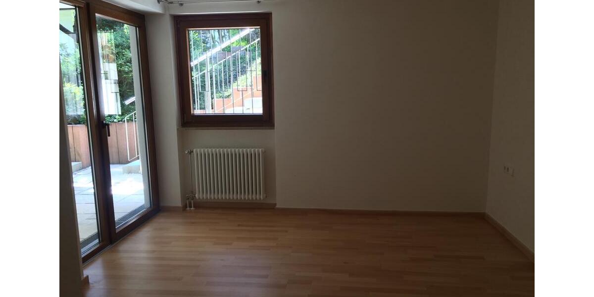Erdgeschoßwohnung Esslingen am Neckar Brühl - 3 Zimmer, 103 m&sup2;, 1.200&euro; | Angebot:25638393